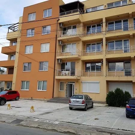 Garden Mamaia *